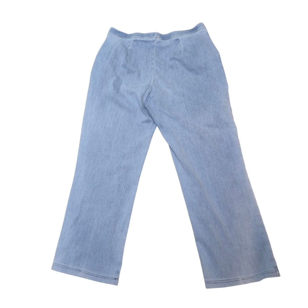 L.L. Bean Stretch Jeans Medium Petite Light Wash Cropped Ankle Denim - Picture 4 of 8